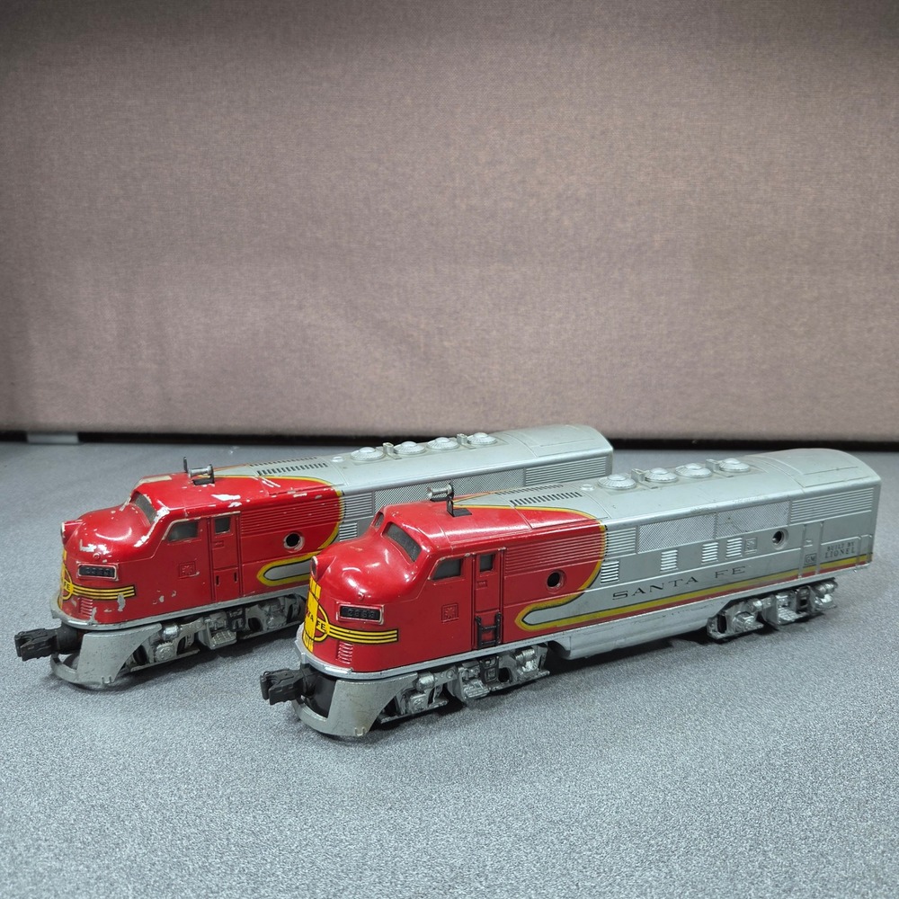 Lionel Santa Fe F3 Diesel Locomotive O-Gauge Red Silver Good Warbonnet A-A